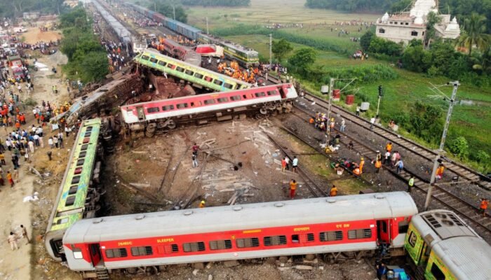 రైలు కిందపడి వ్యక్తి మృతి